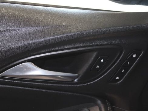 Used 2020 Buick Encore GX Essence w/ Experience Buick Package AWD/4WD image 6