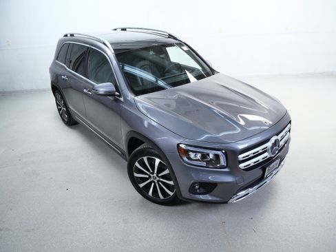 Certified 2021 Mercedes-Benz GLB 250 4MATIC image 4