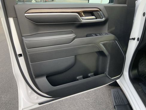 Used 2024 GMC Sierra 1500 Elevation image 23