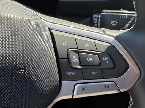 Used 2023 Volkswagen Tiguan SE image 58