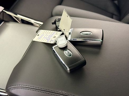 Used 2024 Land Rover Range Rover Sport SE image 17