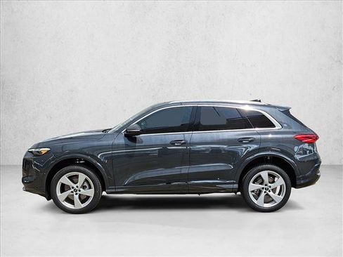 Used 2025 Audi Q5 Premium w/ Premium Plus AWD/4WD image 9