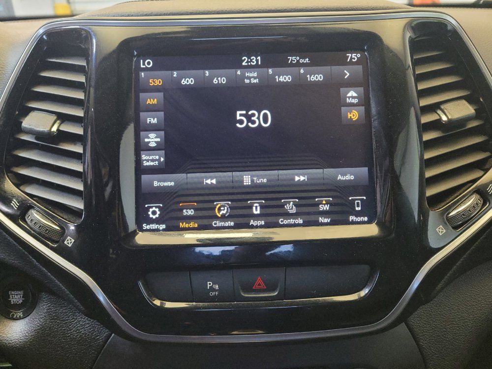Used 2019 Jeep Cherokee Limited FWD image 25