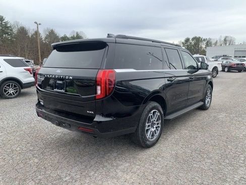 New 2025 Ford Expedition Max Platinum w/ Driver's Package image 10