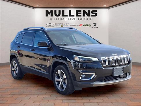 Used 2019 Jeep Cherokee Limited image 3