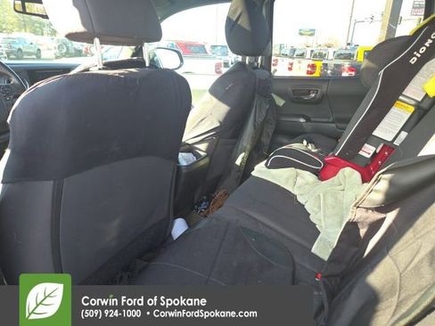 Used 2016 Toyota Tacoma TRD Sport image 22