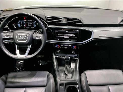 Used 2023 Audi Q3 2.0T Premium w/ Black Optic Sport Package image 17