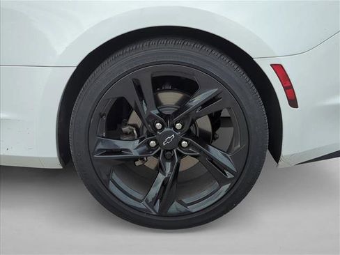 Used 2020 Chevrolet Camaro LT w/ RS Package image 26