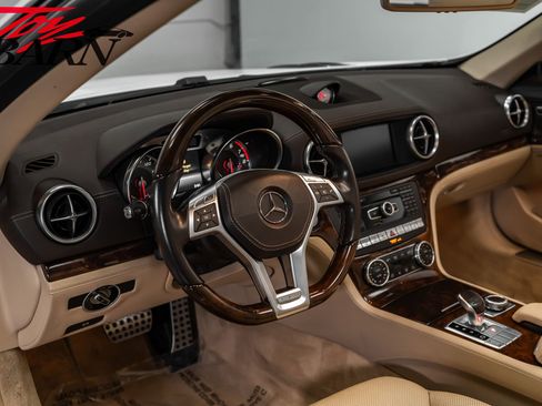 Used 2015 Mercedes-Benz SL 550 image 34