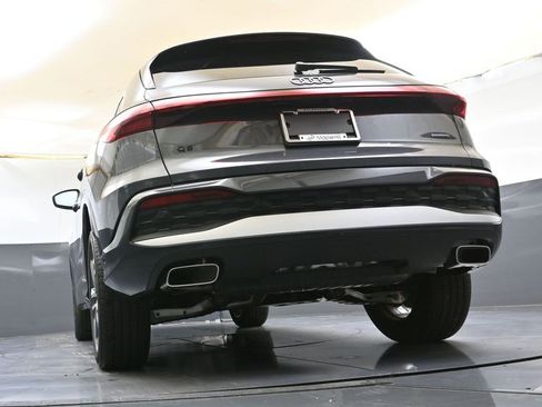 Used 2025 Audi Q5 Premium w/ Convenience Package image 37