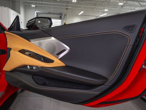 Used 2022 Chevrolet Corvette Stingray Premium Conv w/ Z51 Performance Package RWD image 17