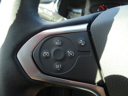 Used 2023 Chevrolet Traverse LT FWD image 22