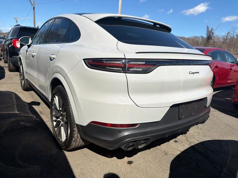Used 2023 Porsche Cayenne Coupe image 11