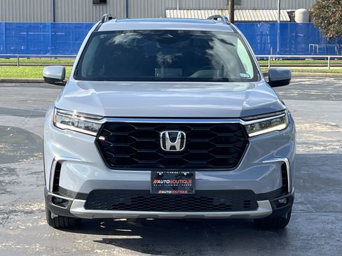 Used 2025 Honda Pilot Touring image 6