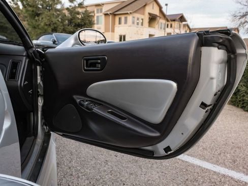 Used 2001 Chrysler Prowler Base image 31