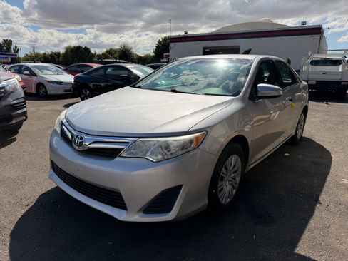 Used 2012 Toyota Camry LE FWD image 1