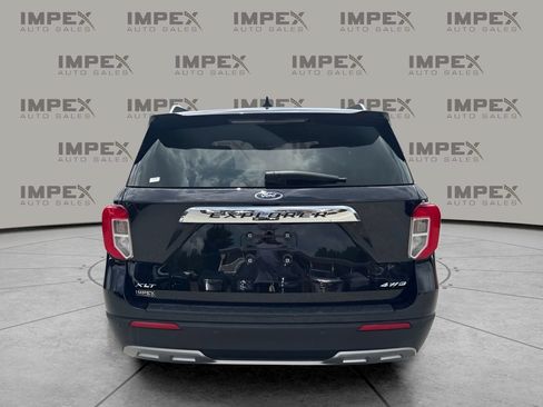 Used 2023 Ford Explorer XLT w/ Equipment Group 202A AWD/4WD image 4