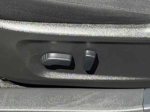 Used 2025 Nissan Altima 2.5 SV FWD image 18