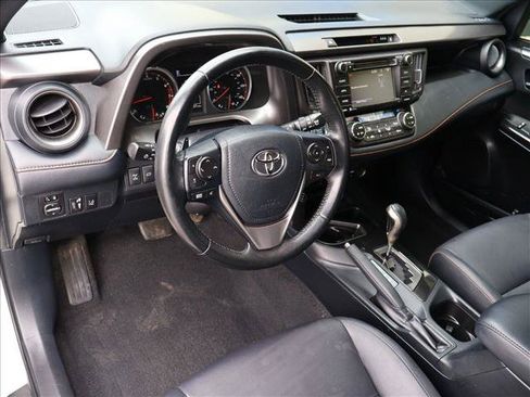 Used 2018 Toyota RAV4 SE w/ Power Extra Value Package AWD/4WD image 11