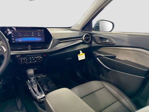 New 2026 Chevrolet Trax ACTIV w/ Sunroof Package FWD image 24
