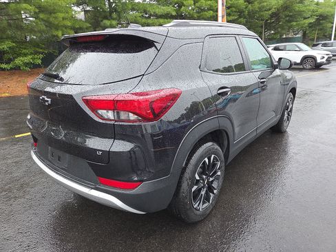 Used 2023 Chevrolet TrailBlazer LT w/ Convenience Package FWD image 3
