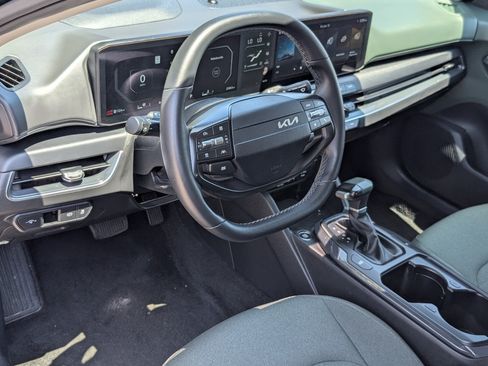 Used 2025 Kia K4 EX FWD image 14