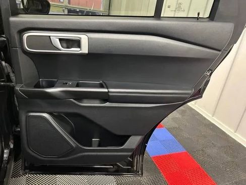 Used 2021 Ford Explorer 4WD image 12