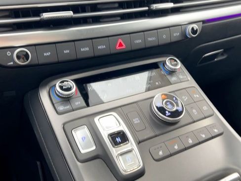 Certified 2025 Hyundai Palisade Calligraphy image 31