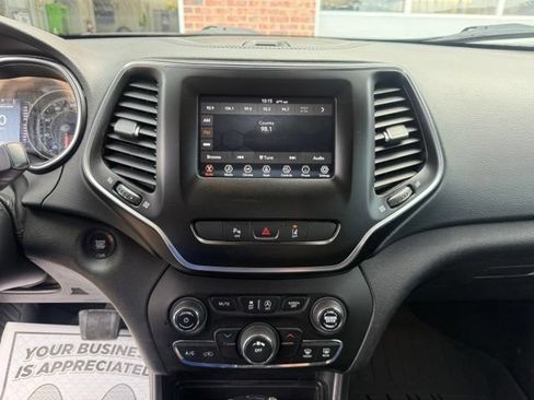 Used 2021 Jeep Cherokee Latitude Plus FWD image 26