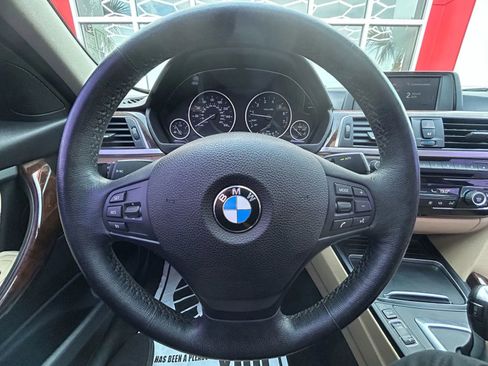 Used 2018 BMW 320i xDrive Sedan w/ Convenience Package image 11