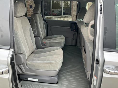 Used 2012 Kia Sedona EX image 15