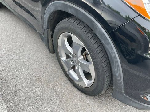 Used 2022 Honda HR-V LX image 9