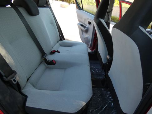 Used 2014 Toyota Prius C One image 32