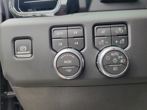 Used 2026 GMC Sierra 2500 AT4X w/ AT4X AEV Edition AWD/4WD image 22