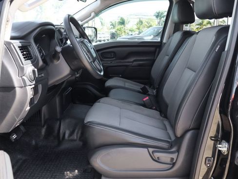 Used 2021 Nissan Titan S w/ HD Front GAWR Package AWD/4WD image 17