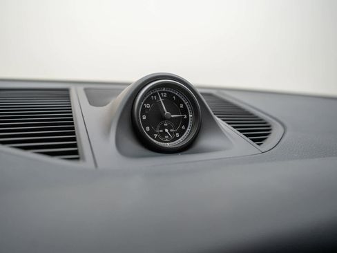 Used 2025 Porsche Macan image 23