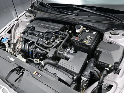 Used 2024 Hyundai Elantra Limited FWD image 13