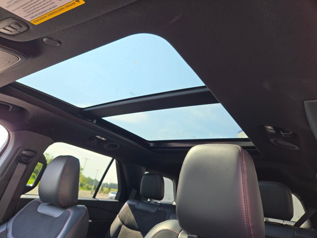 Used 2025 Ford Explorer ST w/ Sun And Sound Package AWD/4WD image 24