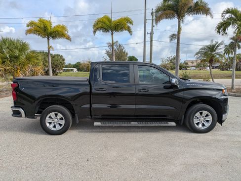 Used 2021 Chevrolet Silverado 1500 LT RWD image 3