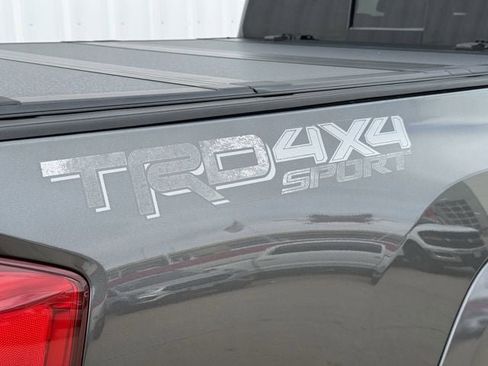 Used 2019 Toyota Tacoma TRD Sport w/ Technology Package image 9
