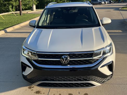 Certified 2023 Volkswagen Taos SEL AWD/4WD image 3
