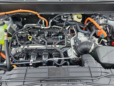 New 2025 Ford Maverick XL image 17