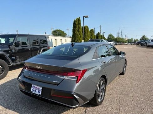 Used 2024 Hyundai Elantra Limited FWD image 5