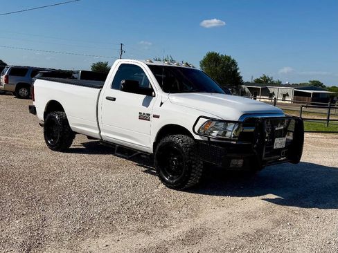 Used 2018 RAM 2500 Tradesman w/ Chrome Appearance Group RWD image 3