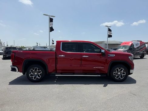 Used 2023 GMC Sierra 1500 SLT AWD/4WD image 4
