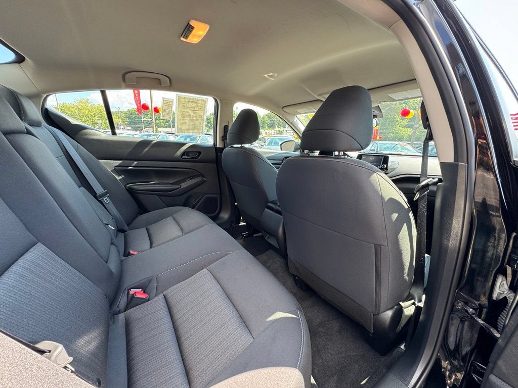 Used 2024 Nissan Altima 2.5 S FWD image 22