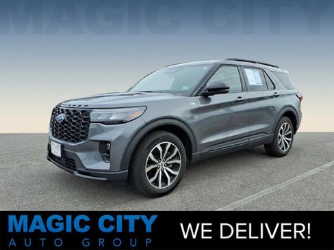 Used 2025 Ford Explorer ST-Line image 1
