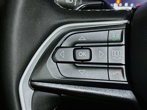 Certified 2023 Jeep Grand Cherokee Laredo AWD/4WD image 31