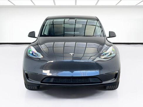 Used 2025 Tesla Model Y Long Range RWD image 2