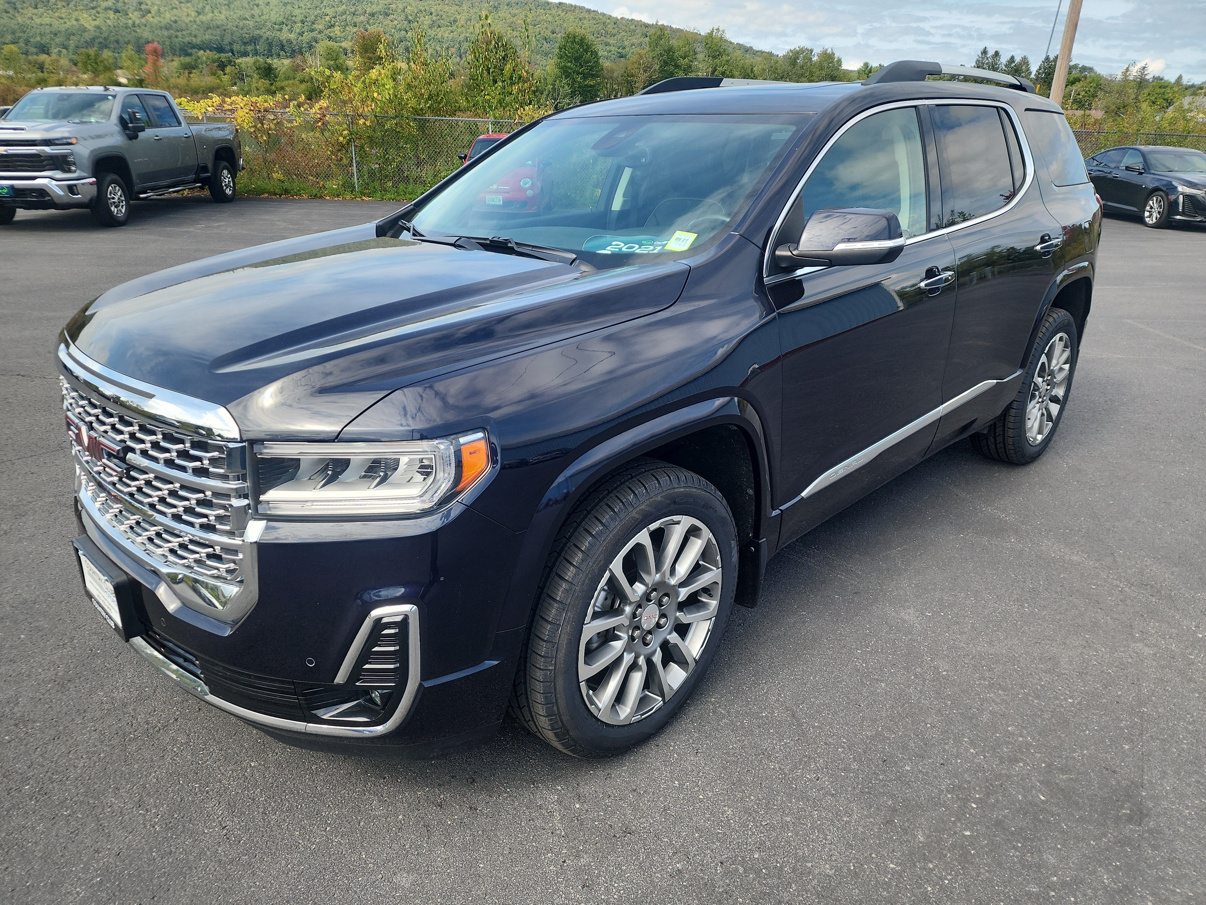 Used 2021 GMC Acadia Denali AWD/4WD image 4